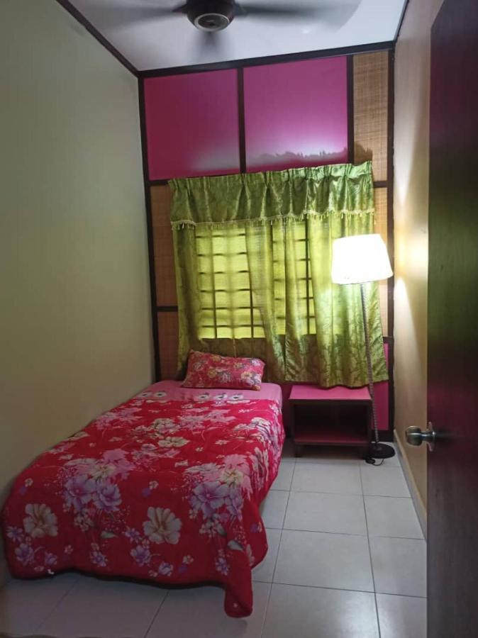 Zous Homestay Бантинг Экстерьер фото